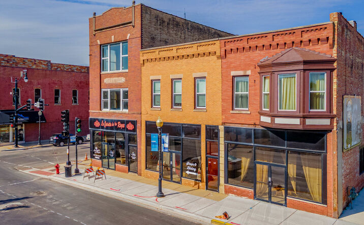 Pictures of Retail property located at 50 N Broadway Avenue, Aurora, IL 60505 for lease - image #1