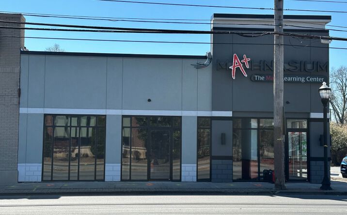 Pictures of Retail, Office, Restaurant property located at 3816 Shelbyville Rd, Louisville, KY 40207 for lease - image #1