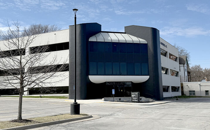 Pictures of Office property located at 2700 Grand Ave, Des Moines, IA 50312 for lease - image #1