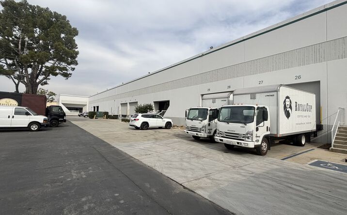 Pictures of Industrial property located at 6195 Randolph St, Commerce, CA 90040 for lease - image #1