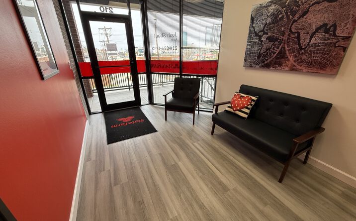 Pictures of Office property located at 5706 E Mockingbird Ln, Dallas, TX 75206 for lease - image #1