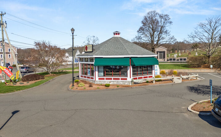 Pictures of Retail, Restaurant, Office property located at 42 E High St, East Hampton, CT 06424 for lease - image #1