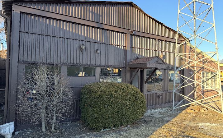 Pictures of Industrial property located at 6114 Lou St, Crystal Lake, IL 60014 for lease - image #1