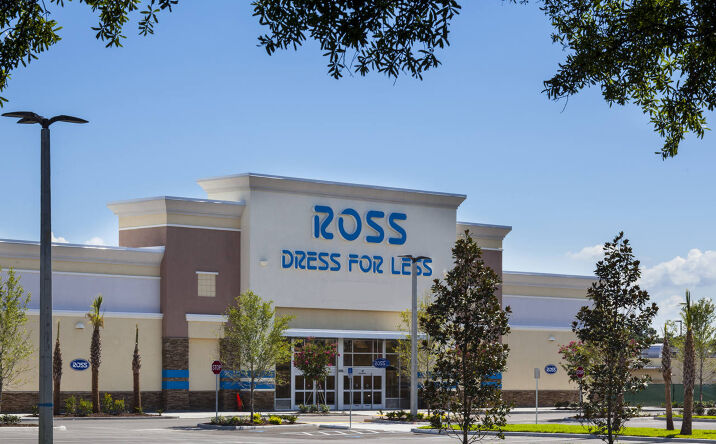 Pictures of Retail property located at 5000 E Bay Dr, Clearwater, FL 33764 for lease - image #1