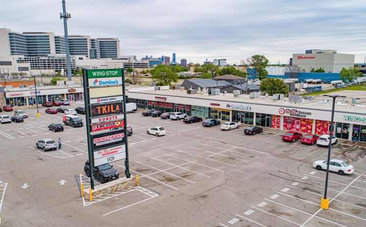 Pictures of Retail property located at 1820 W Mockingbird Ln, Dallas, TX 75235 for lease - image #1