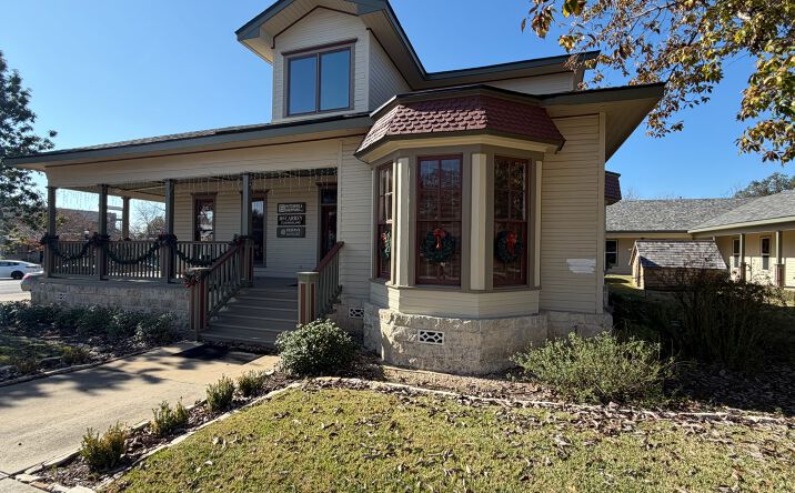 Pictures of Office property located at 400 W Main St, Round Rock, TX 78664 for lease - image #1