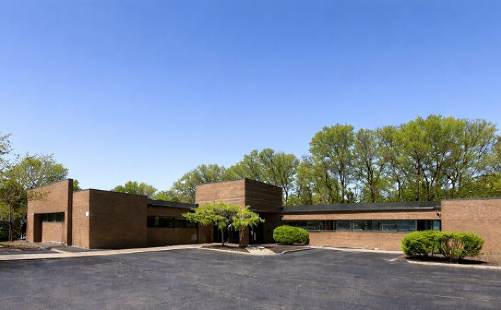 Pictures of Office property located at 42 Woodcroft Trail, Beavercreek, OH 45430 for lease - image #1