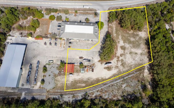Pictures of Industrial property located at 1551 NE Savannah Road, Jensen Beach, FL 34957 for lease - image #1