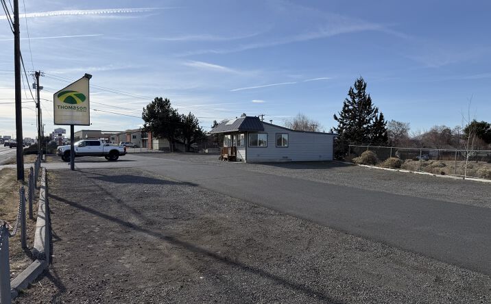 Pictures of Retail property located at 1465 S Hwy 97, Redmond, OR 97756 for lease - image #1