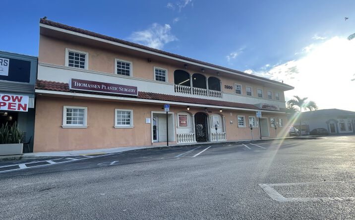 Pictures of Retail, Office property located at 2800 E Commercial Blvd, Fort Lauderdale, FL 33308 for lease - image #1