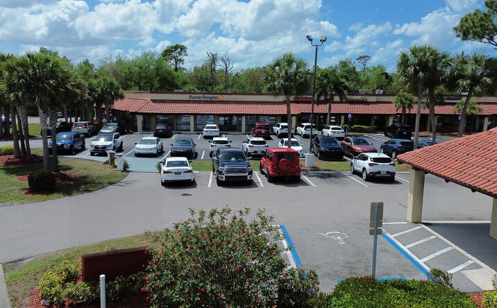Pictures of Retail, Restaurant, Office property located at 15250 S Tamiami Trl, Fort Myers, FL 33908 for lease - image #1
