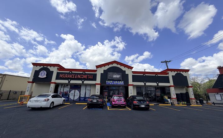 Pictures of Retail, Restaurant, Office property located at 8500 Hillcroft St, Houston, TX 77096 for lease - image #1