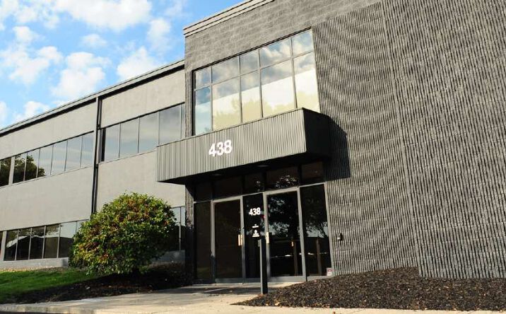 Pictures of Office property located at 438 E Wilson Bridge Rd, Worthington, OH 43085 for lease - image #1