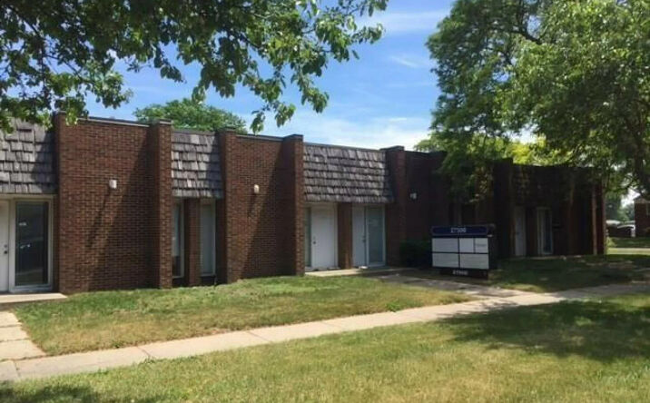 Pictures of Office property located at 27500 Hoover Rd, Warren, MI 48093 for lease - image #1