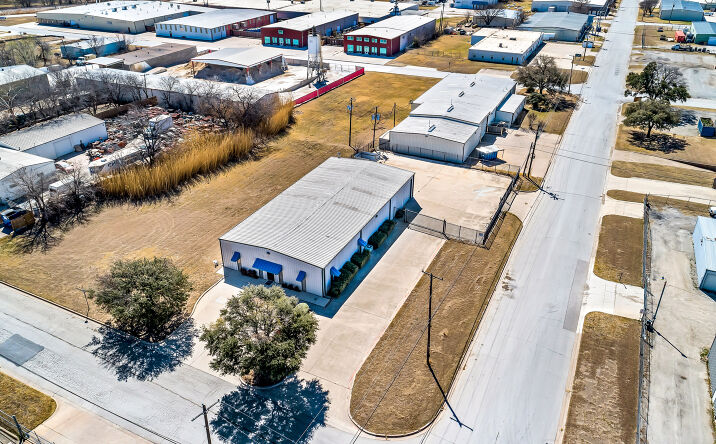 Pictures of Industrial property located at 4300 Garland Dr, Haltom City, TX 76117 for lease - image #1