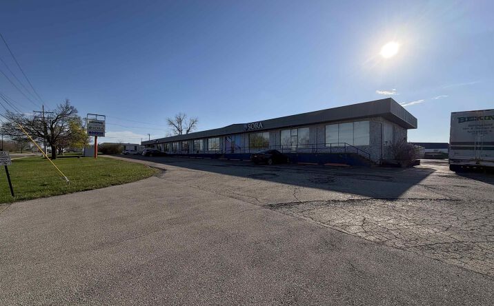 Pictures of Industrial, Retail property located at 9011 N UNIVERSITY Street, Peoria, IL 61615 for lease - image #1