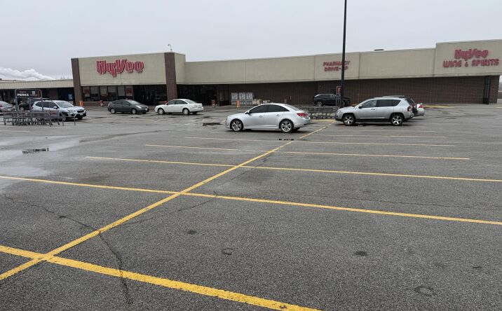 Pictures of Retail, Office, Restaurant property located at 500 S Fremont Street, Shenandoah, IA 51601 for lease - image #1