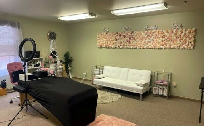 Pictures of Office property located at 33900 Eight Mile Rd, Farmington, MI 48335 for lease - image #1