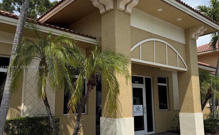 Pictures of Office property located at 300 NW Bethany Dr # 320, Port St. Lucie, FL 34986 for lease - image #1
