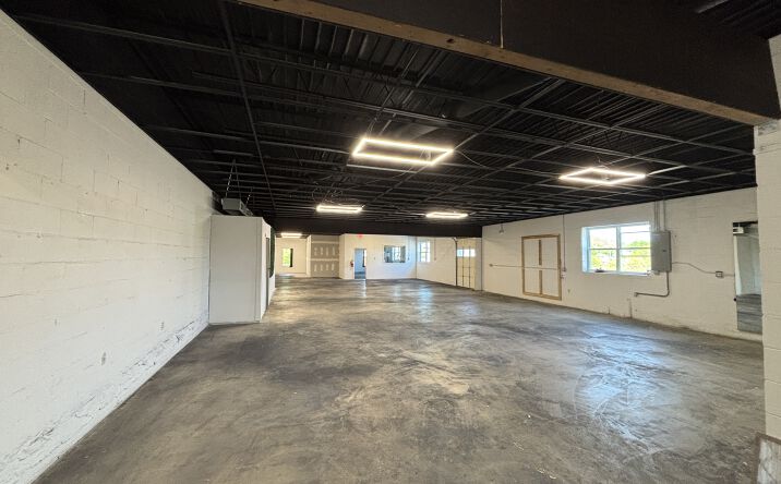 Pictures of Retail, Office property located at 180 1st Street Northeast, Cleveland, TN 37311 for lease - image #1
