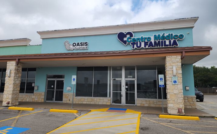 Pictures of Retail, Office, Restaurant property located at 2239 W Rochelle Rd, Irving, TX 75062 for lease - image #1