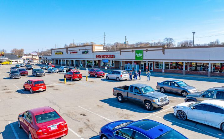 Pictures of Retail property located at 3015-3101 East Market Street, Logansport, IN 46947 for lease - image #1