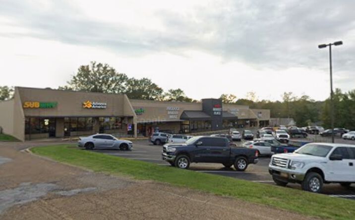 Pictures of Retail property located at 595 E Main St, Philadelphia, MS 39350 for lease - image #1