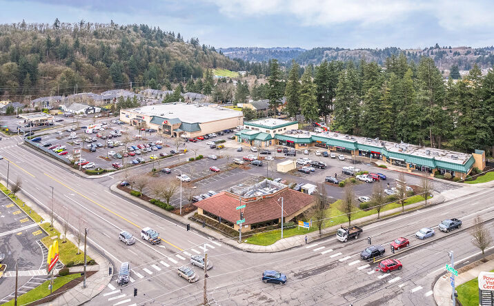 Pictures of Retail property located at 901 SW Highland Dr, Gresham, OR 97080 for lease - image #1
