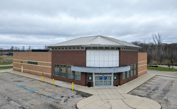Pictures of Retail property located at 5751 Clarkston Rd, Village of Clarkston, MI 48348 for lease - image #1