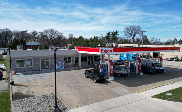 Pictures of Retail, Restaurant property located at 31555 Mound Rd, Warren, MI 48092 for lease - image #1