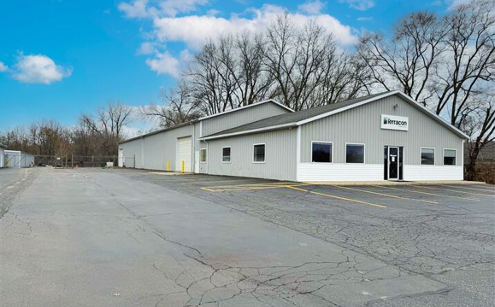 Pictures of Industrial property located at 2204 Yankee St, Niles, MI 49120 for lease - image #1