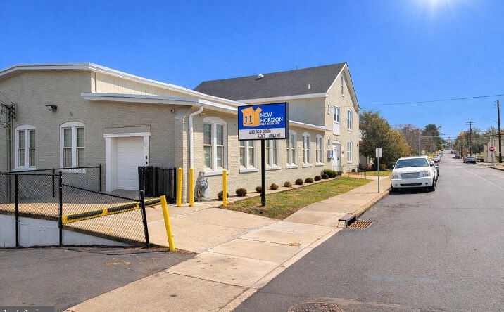 Pictures of Office, Special Purpose property located at 113 E Chestnut St, Souderton, PA 18964 for lease - image #1