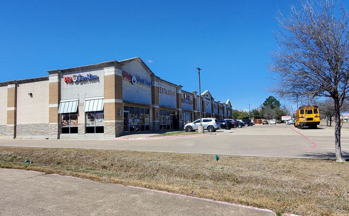 Pictures of Retail property located at 6516 New York Ave, Arlington, TX 76002 for lease - image #1