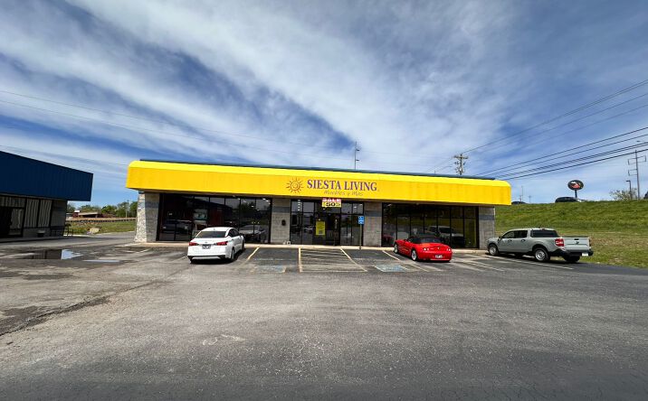 Pictures of Retail property located at 1733 N Main St, Shelbyville, TN 37160 for lease - image #1