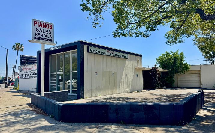 Pictures of Retail, Office, Industrial property located at 2084 E Foothill Blvd, Pasadena, CA 91107 for lease - image #1