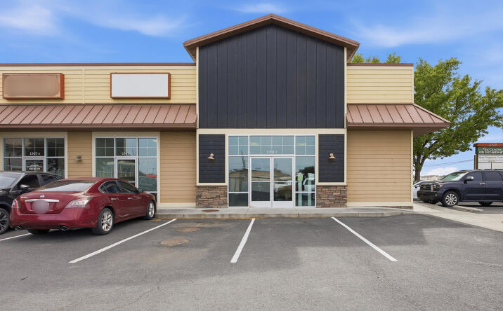 Pictures of Retail, Office, Special Purpose property located at 2323 W Broadway Ave, Moses Lake, WA 98837 for lease - image #1