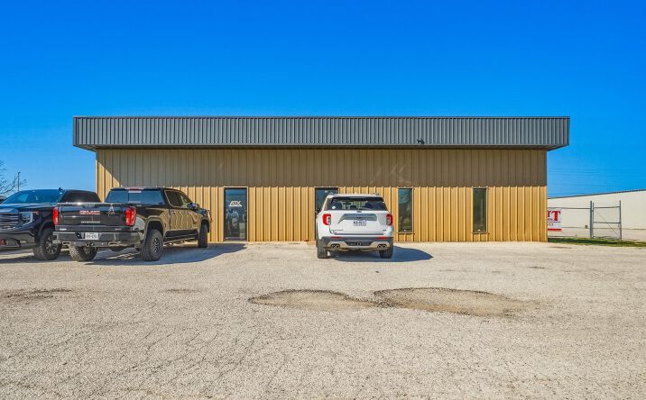 Pictures of Industrial, Office property located at 926 Energy Dr, Abilene, TX 79602 for lease - image #1