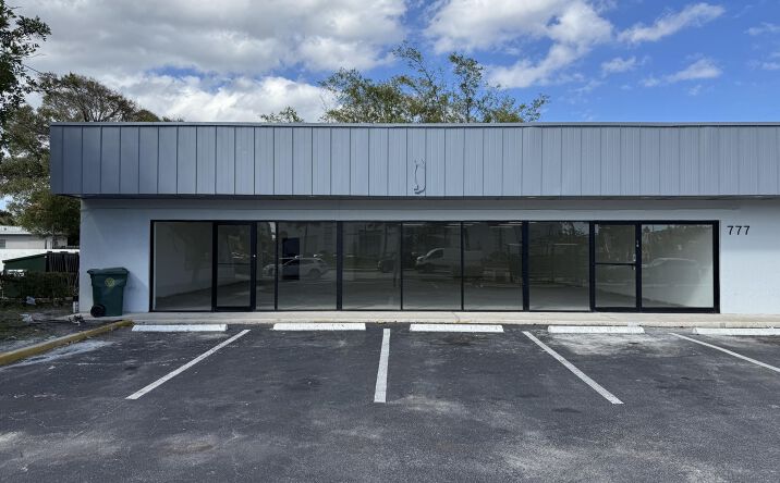 Pictures of Retail property located at 777 E Oakland Park Boulevard, Oakland Park, FL 33334 for lease - image #1