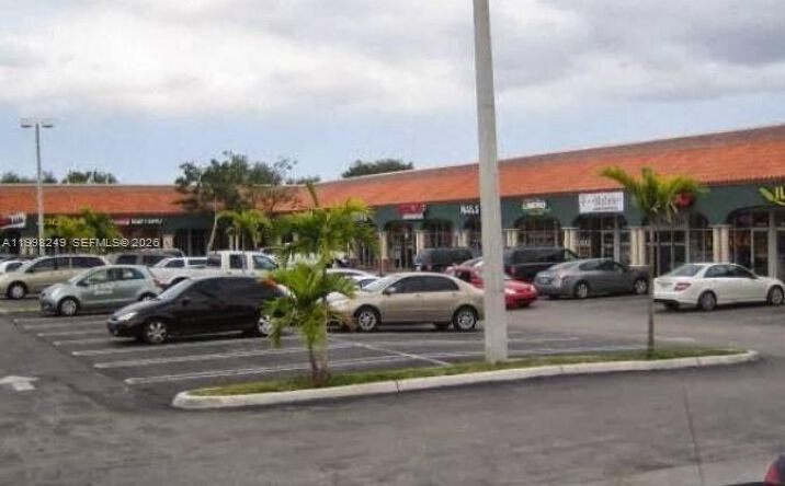 Pictures of Retail property located at 15648 SW 72nd St, Miami, FL 33193 for lease - image #1