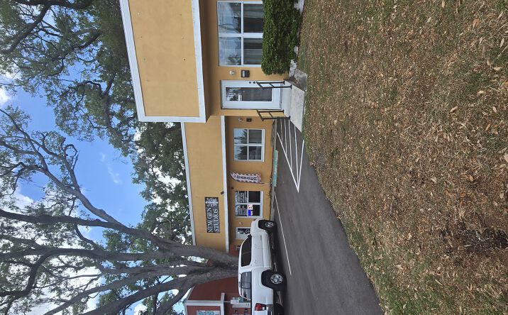 Pictures of Retail, Office property located at 710 E Bay Dr, Largo, FL 33770 for lease - image #1