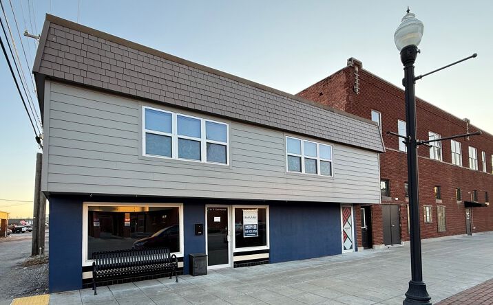 Pictures of Office, Retail, Land property located at 111 E Commercial, Broken Arrow, OK 74012 for lease - image #1