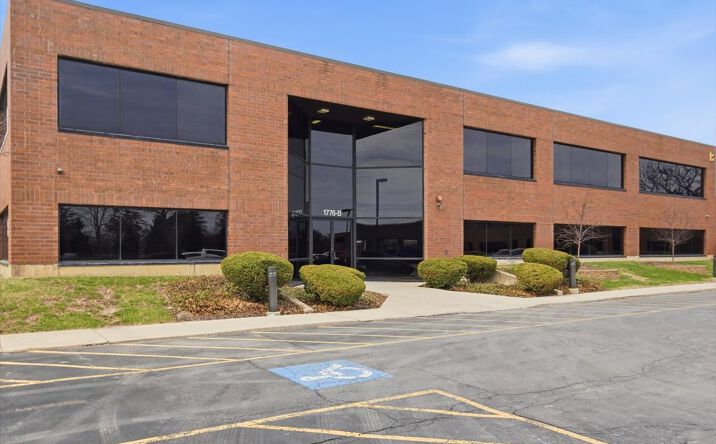 Pictures of Office property located at 1776 S Naperville Rd, Wheaton, IL 60189 for lease - image #1