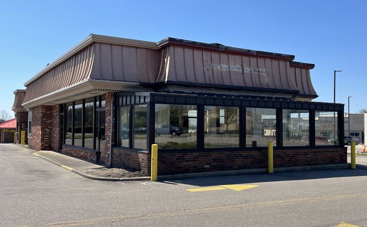 Pictures of Retail, Restaurant property located at 3001 South Dixie Drive, Moraine, OH 45439 for lease - image #1