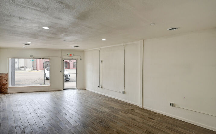 Pictures of Office, Industrial, Retail property located at 406 N State Line Ave, Texarkana, AR 71854 for lease - image #1