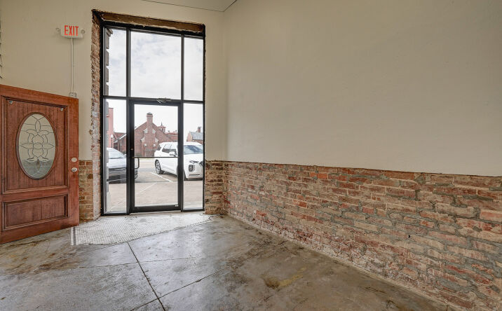 Pictures of Retail, Office, Industrial property located at 410 N State Line Ave, Texarkana, AR 71854 for lease - image #1