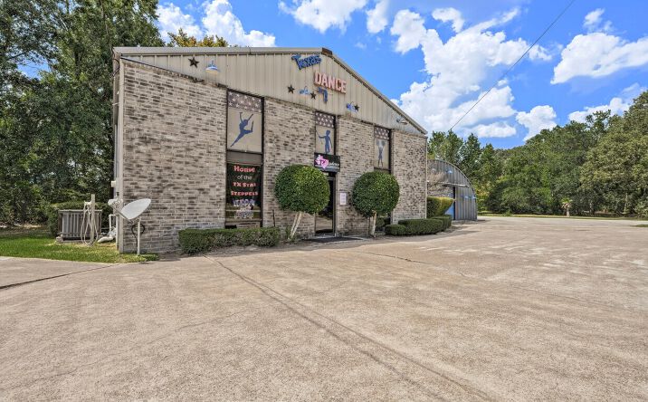Pictures of Retail property located at 23326 SORTERS RD, PORTER, TX 77365-4701 for lease - image #1