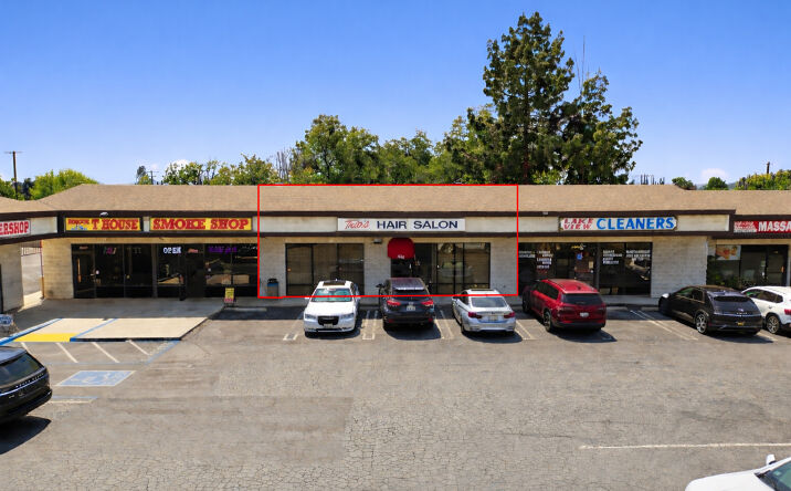 Pictures of Retail property located at 22732 Roscoe Blvd, Los Angeles, CA 91304 for lease - image #1