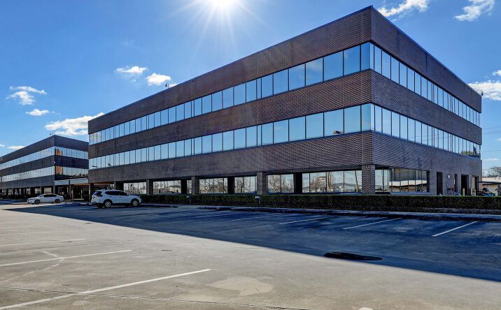 Pictures of Industrial property located at 9000 Gulf Fwy, Houston, TX 77061 for lease - image #1