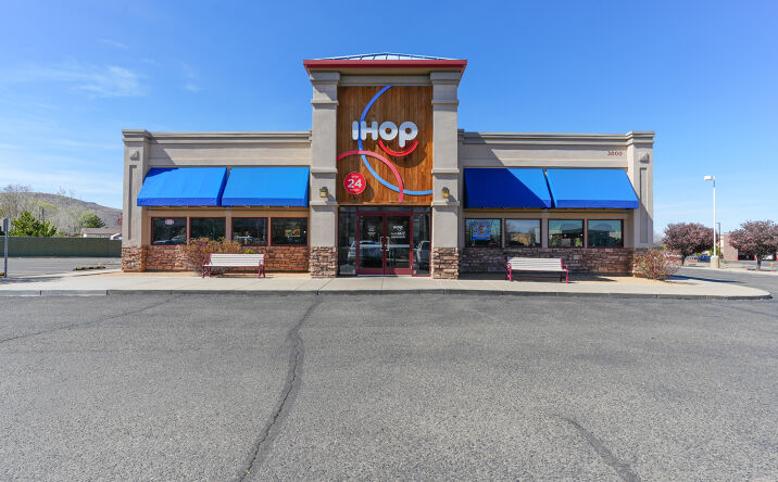 Pictures of Retail, Restaurant property located at 3000 N Glassford Hill Road, Prescott Valley, AZ 86314 for lease - image #1