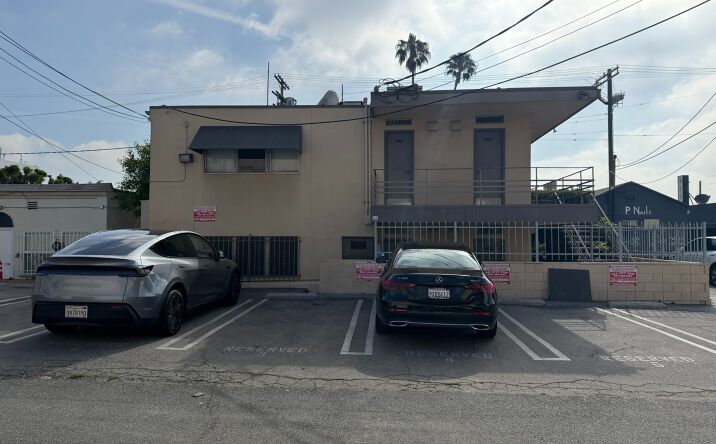 Pictures of Office property located at 1147 S Robertson Blvd, Los Angeles, CA 90035 for lease - image #1